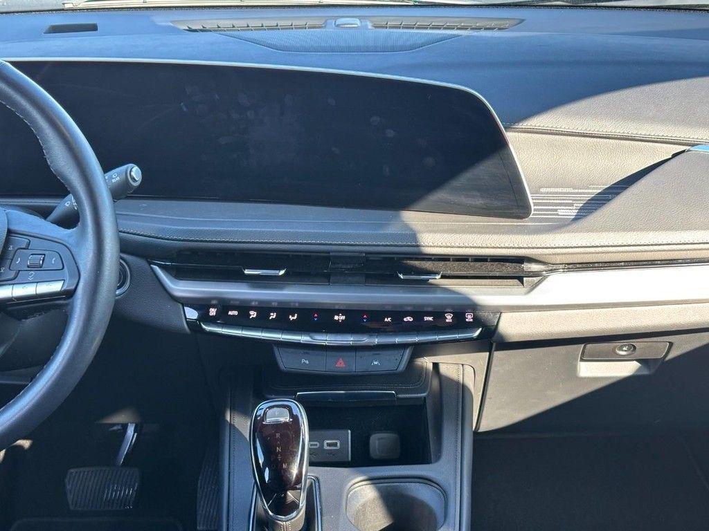 used 2025 Cadillac XT4 car, priced at $32,050