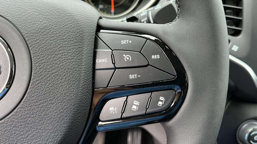 new 2023 Jeep Cherokee car, priced at $45,585