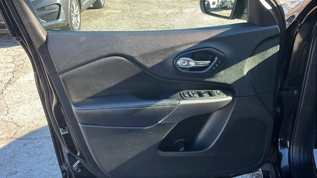 used 2019 Jeep Cherokee car, priced at $12,926