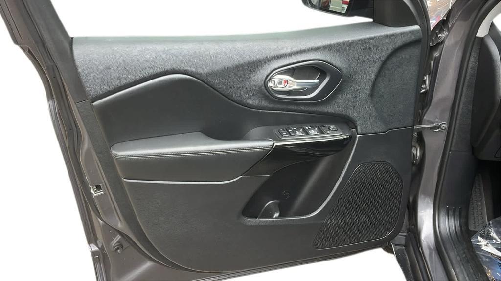 used 2019 Jeep Cherokee car, priced at $11,442