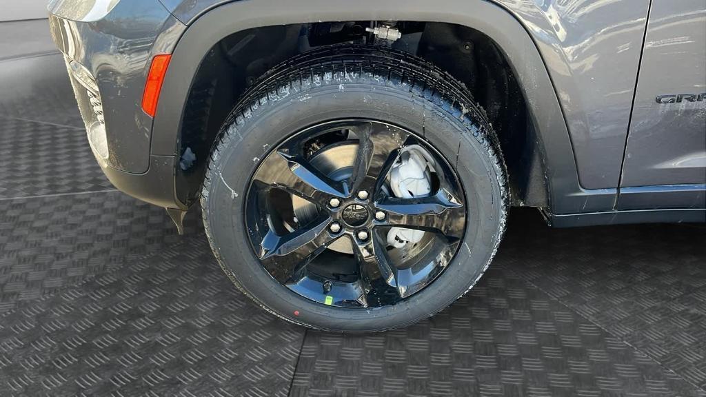 new 2025 Jeep Grand Cherokee car, priced at $53,235