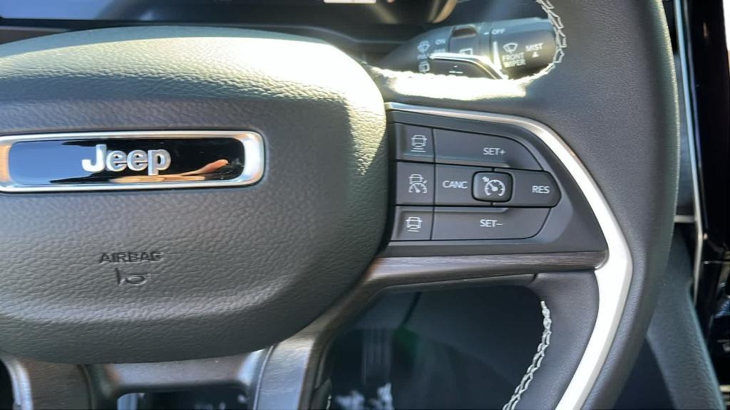 new 2025 Jeep Grand Cherokee car, priced at $53,235