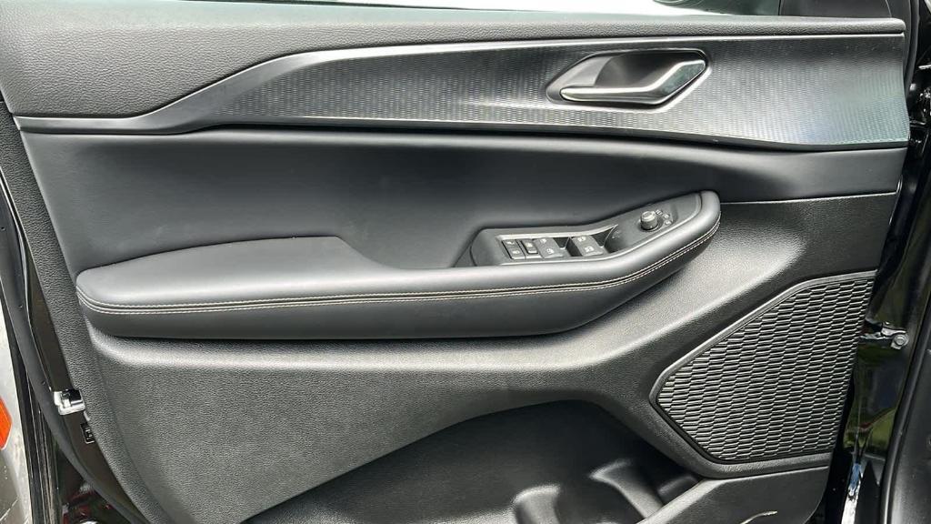 new 2024 Jeep Grand Cherokee L car, priced at $39,981