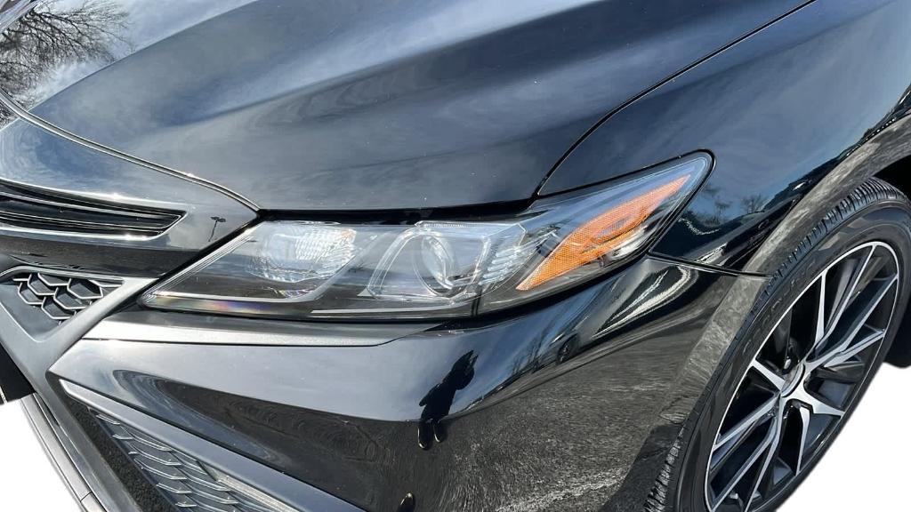 used 2022 Toyota Camry Hybrid car, priced at $23,587