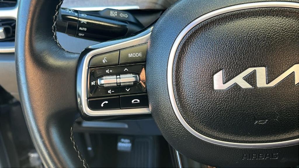 used 2023 Kia Sorento car, priced at $27,656