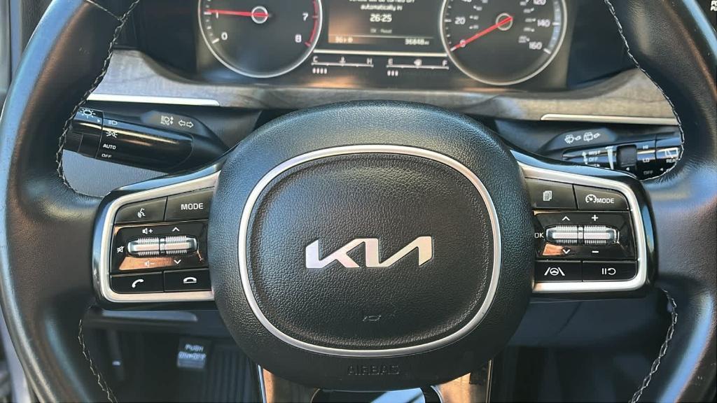 used 2023 Kia Sorento car, priced at $27,656