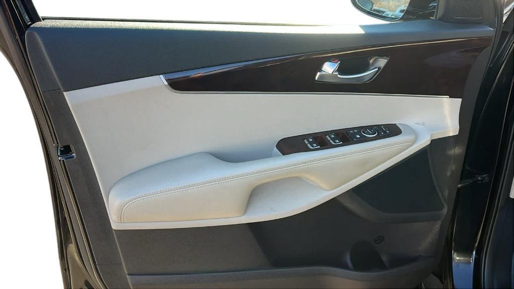 used 2018 Kia Sorento car, priced at $11,972