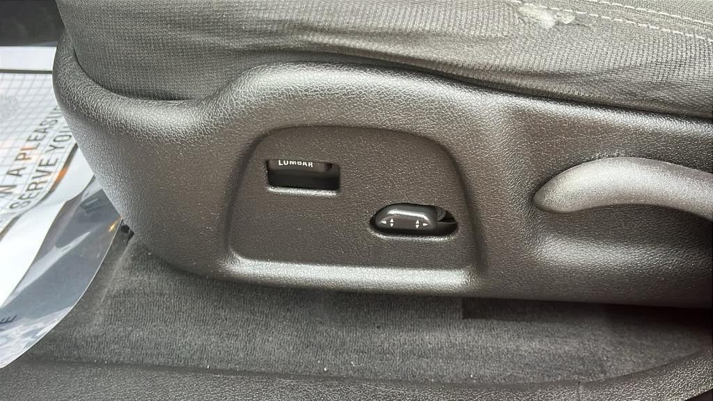 used 2009 Hummer H3T car, priced at $22,999