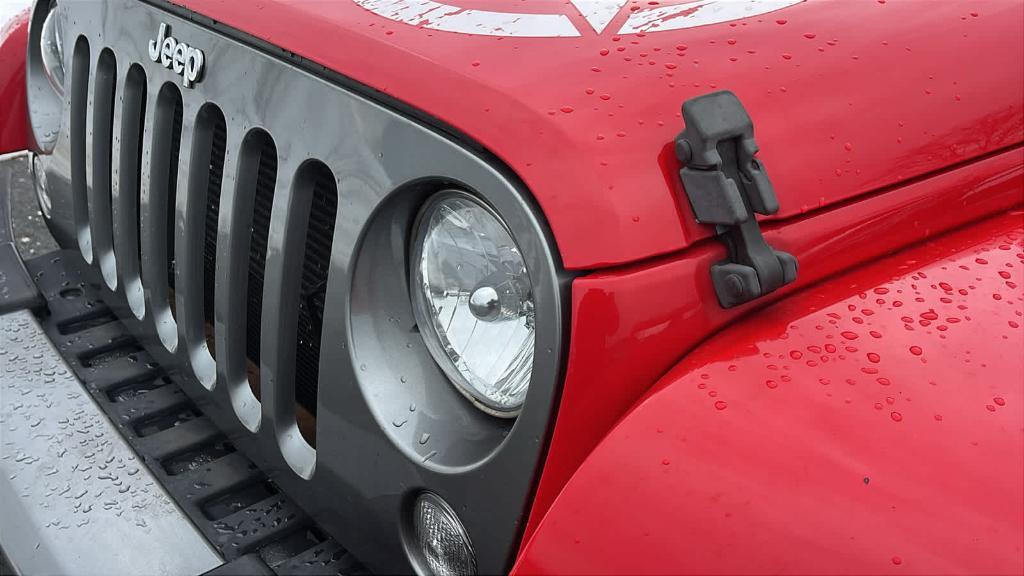 used 2015 Jeep Wrangler Unlimited car, priced at $13,992