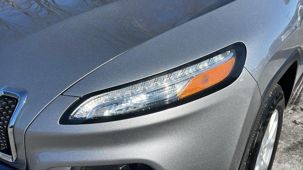 used 2014 Jeep Cherokee car, priced at $9,671