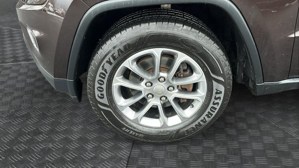 used 2016 Jeep Grand Cherokee car, priced at $10,934