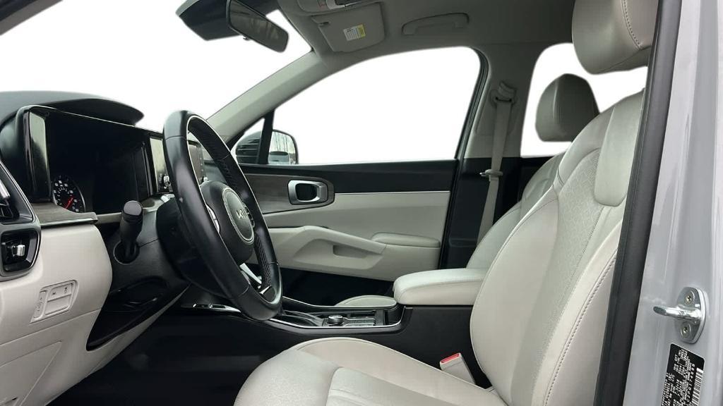 used 2023 Kia Sorento car, priced at $28,893