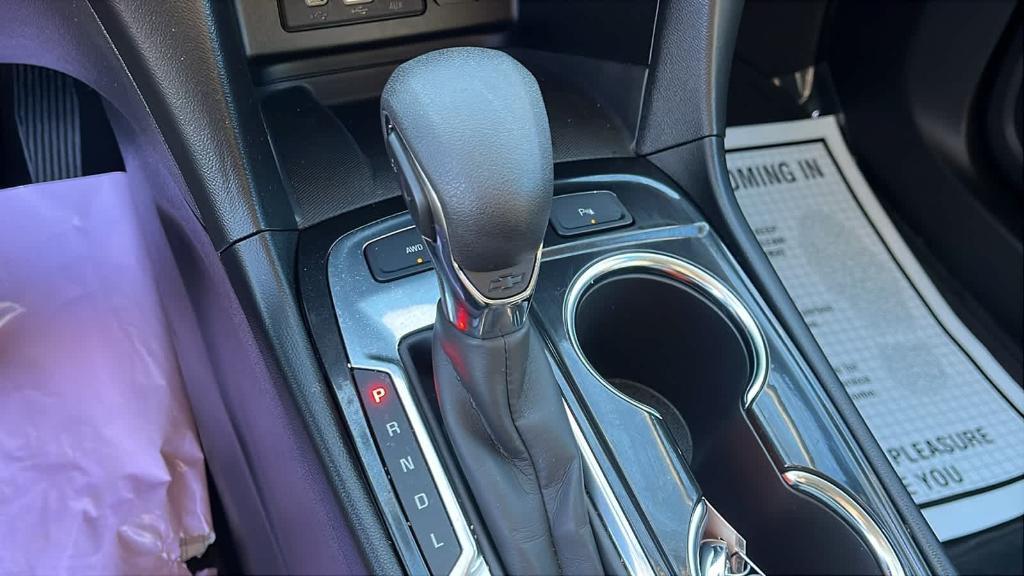 used 2022 Chevrolet Equinox car, priced at $22,662