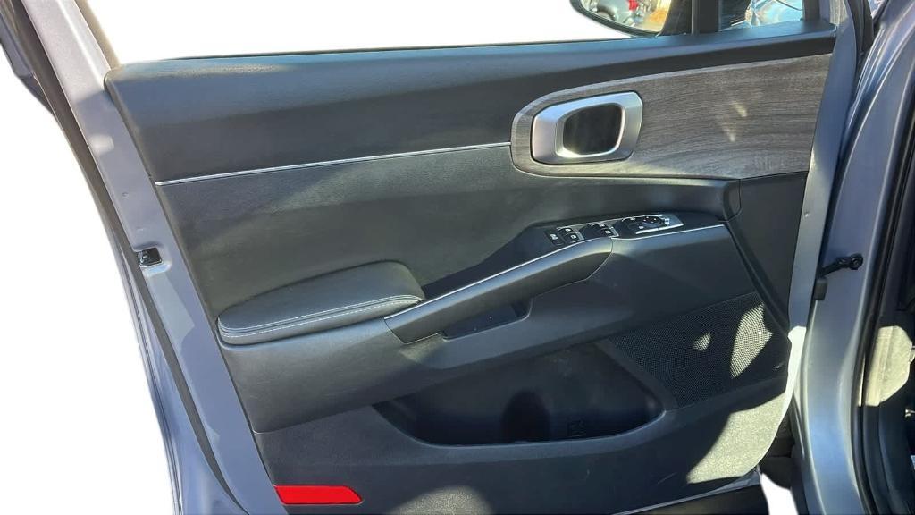 used 2023 Kia Sorento car, priced at $27,984