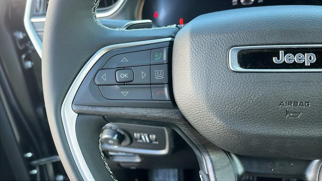 new 2025 Jeep Grand Cherokee car, priced at $55,905