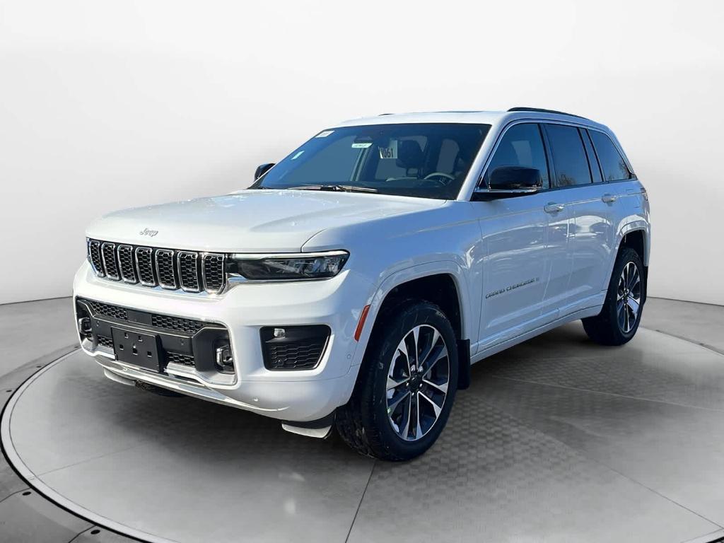 new 2025 Jeep Grand Cherokee car, priced at $59,915