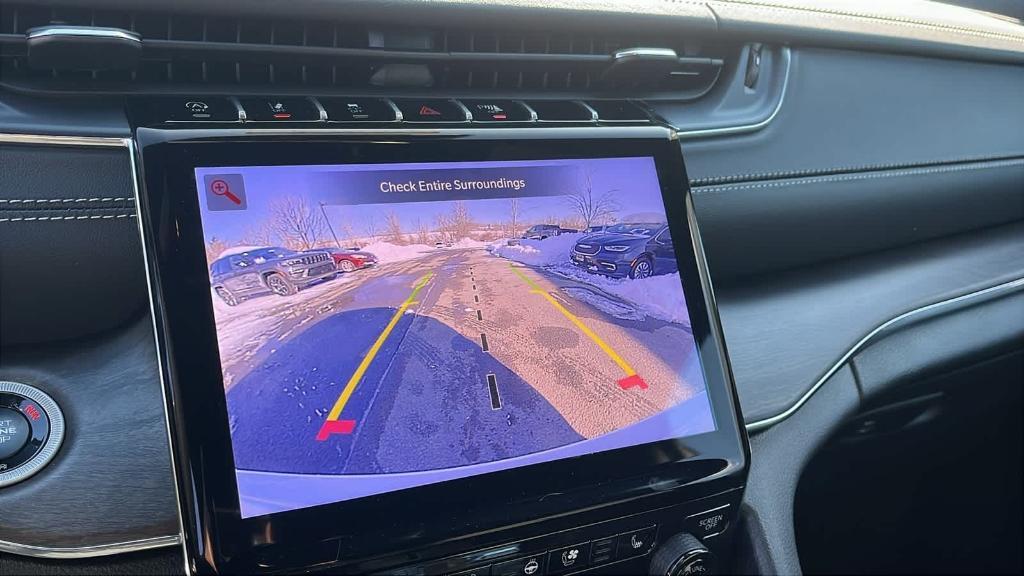 new 2025 Jeep Grand Cherokee car, priced at $59,915