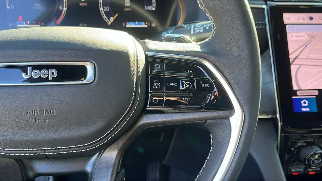 new 2025 Jeep Grand Cherokee car, priced at $59,915