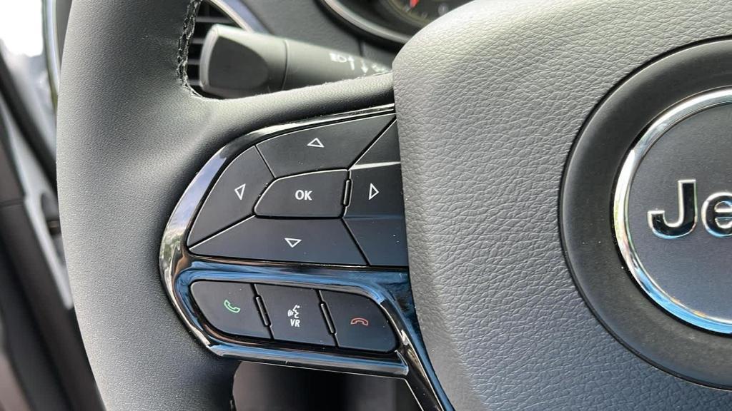 new 2023 Jeep Cherokee car, priced at $45,090