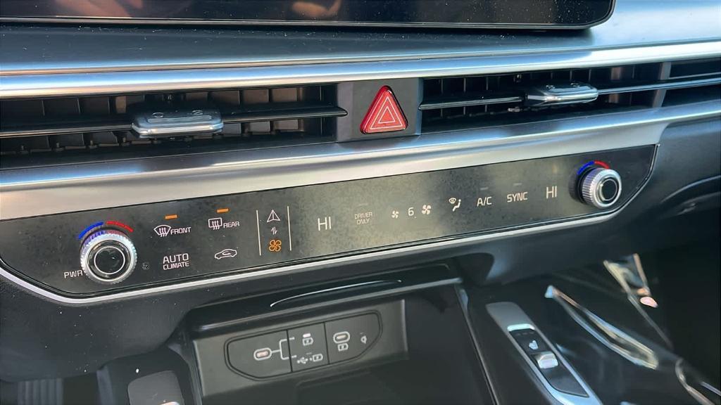 used 2025 Kia Sorento Hybrid car, priced at $34,492