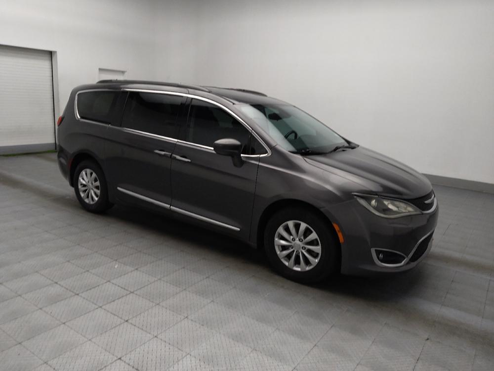 used 2017 Chrysler Pacifica car, priced at $14,995