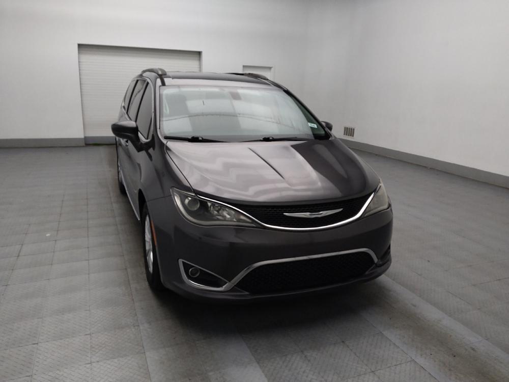 used 2017 Chrysler Pacifica car, priced at $14,995