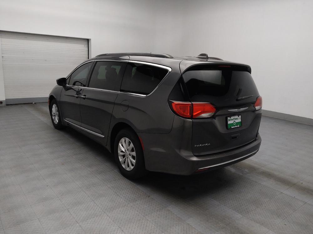used 2017 Chrysler Pacifica car, priced at $14,995