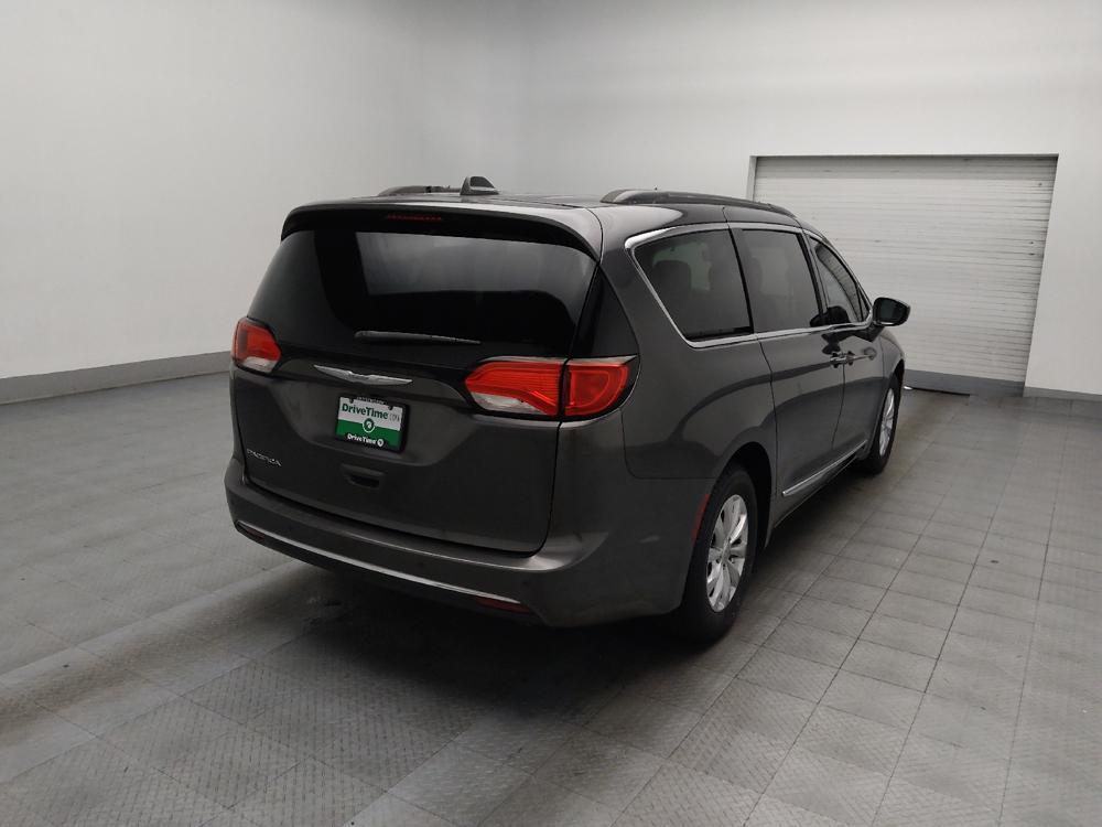 used 2017 Chrysler Pacifica car, priced at $14,995