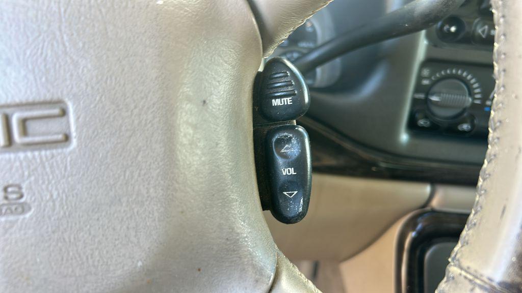 used 2002 GMC Yukon XL car, priced at $2,994