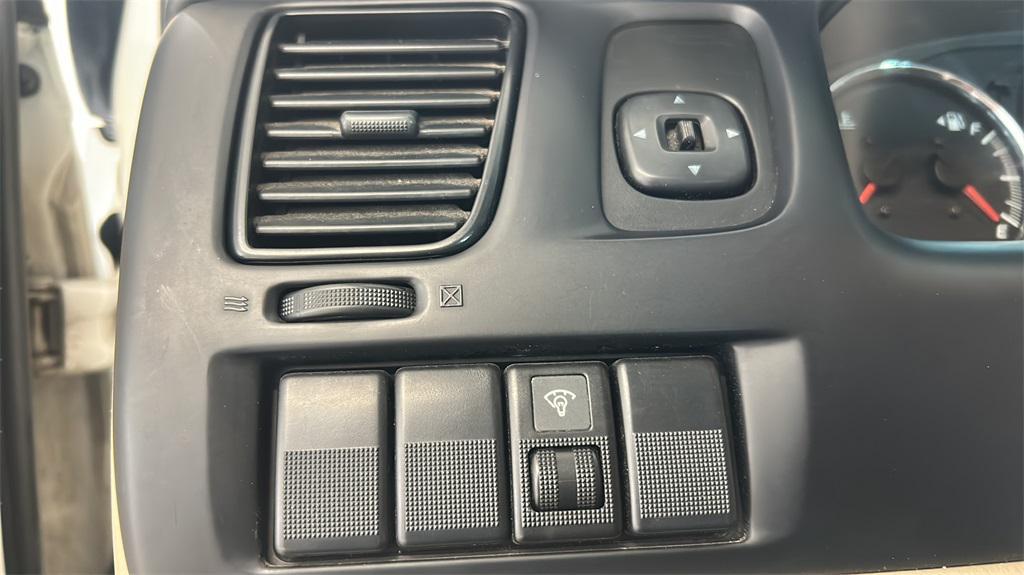 used 2006 Mazda MPV car, priced at $3,494