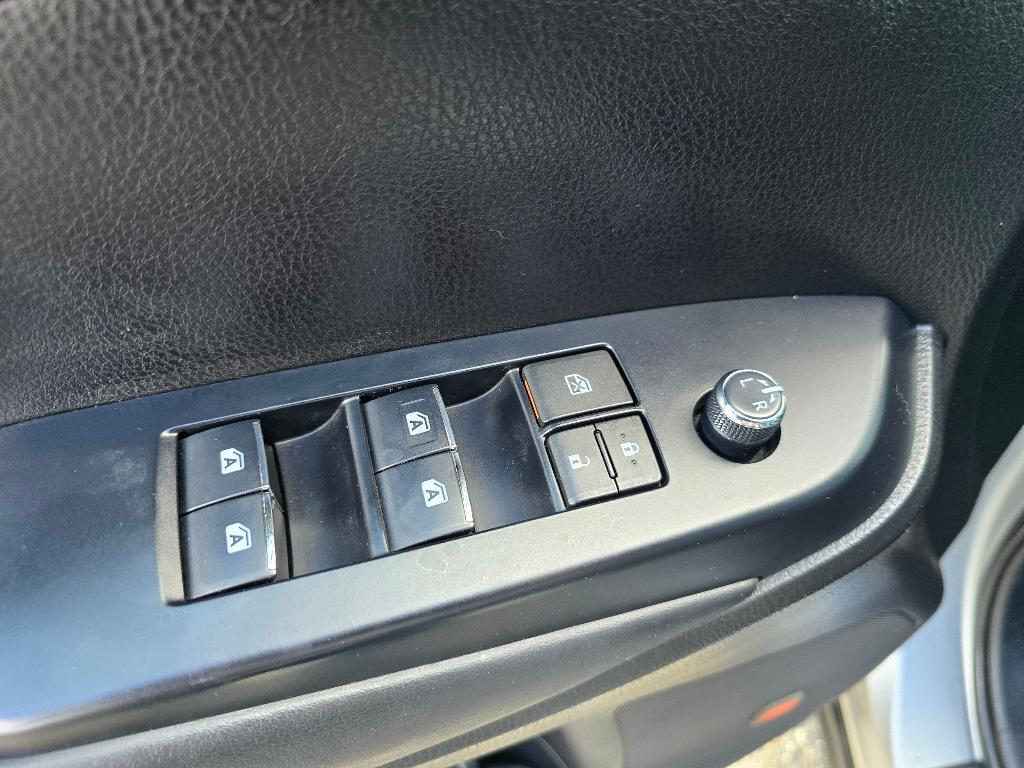 used 2018 Toyota Highlander car, priced at $29,991