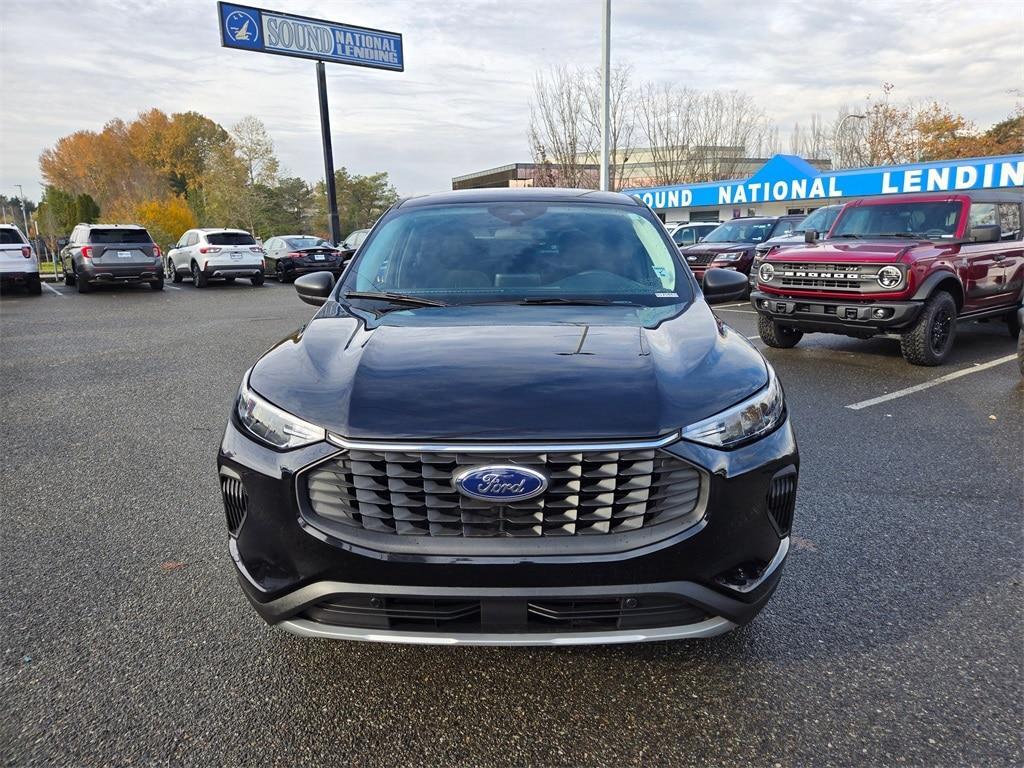 used 2025 Ford Escape car, priced at $25,999