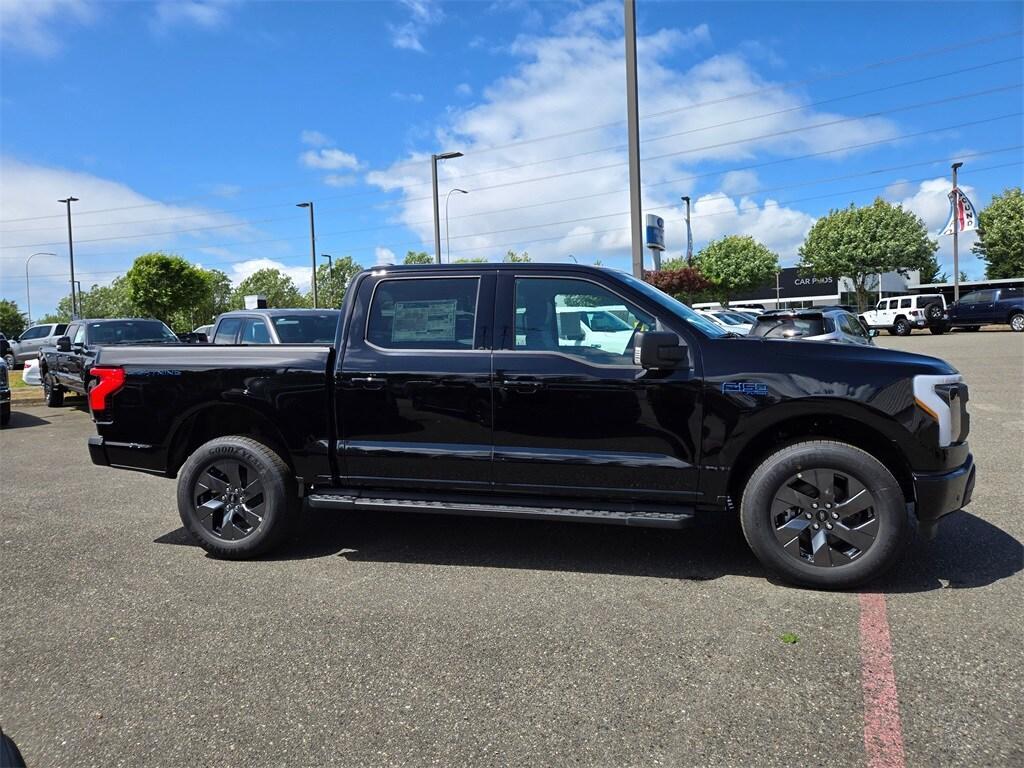 new 2025 Ford F-150 Lightning car