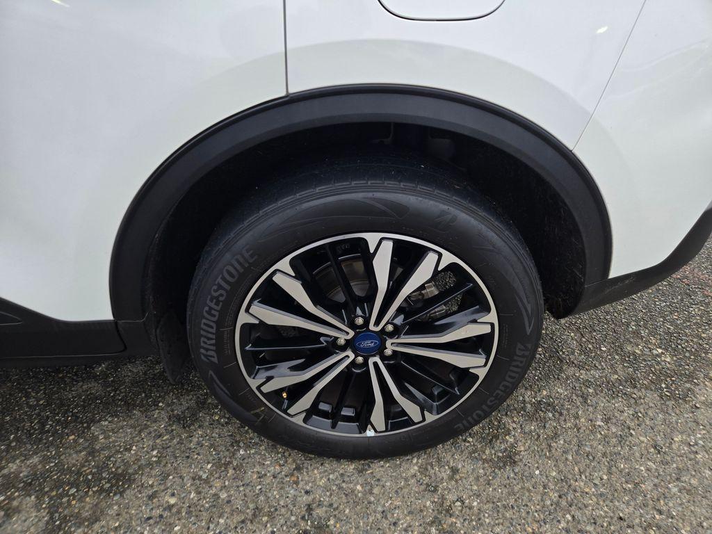 used 2022 Ford Escape car, priced at $18,991