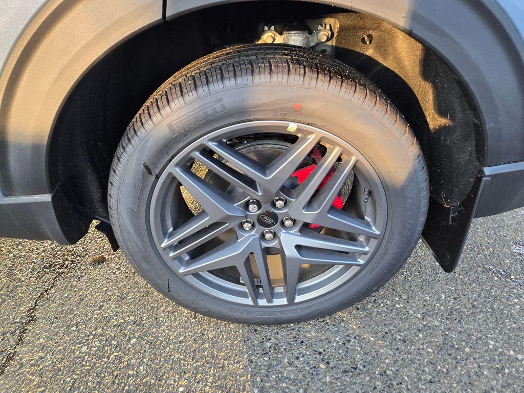 new 2025 Ford Explorer car