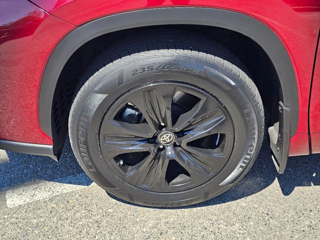 used 2021 Toyota Highlander car, priced at $30,091