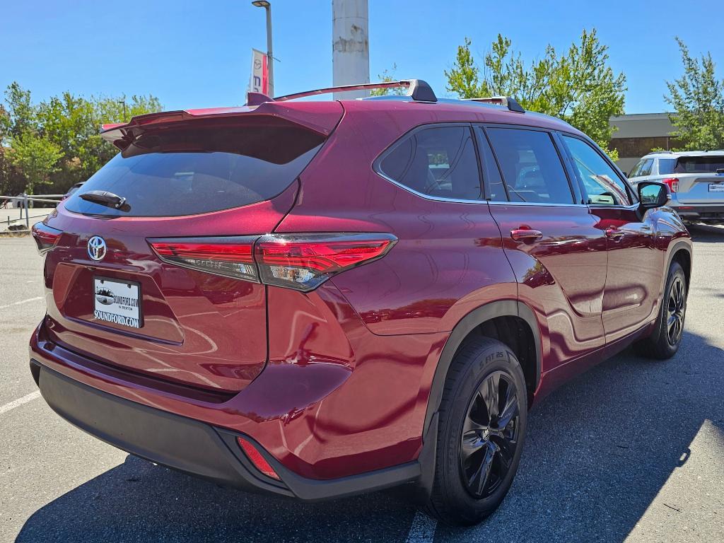 used 2021 Toyota Highlander car, priced at $30,091