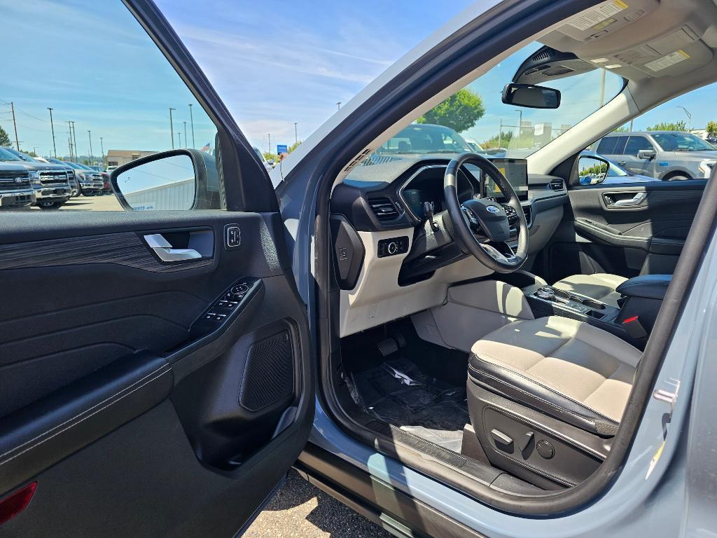used 2023 Ford Escape car, priced at $25,071