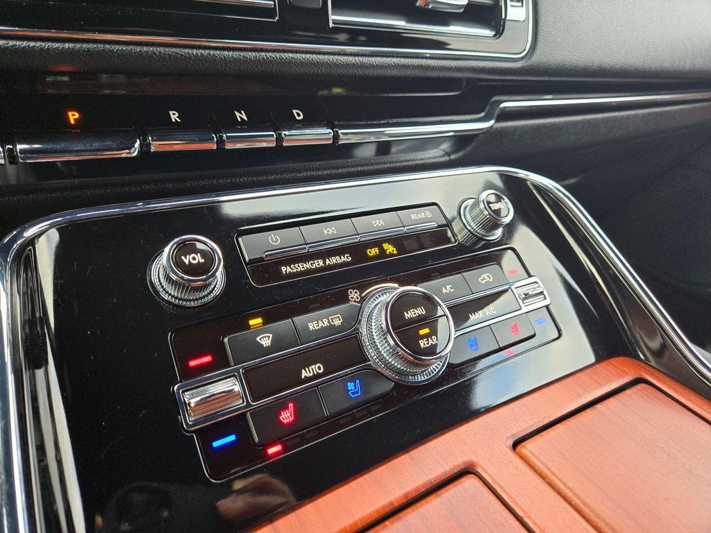 used 2024 Lincoln Navigator car, priced at $63,999