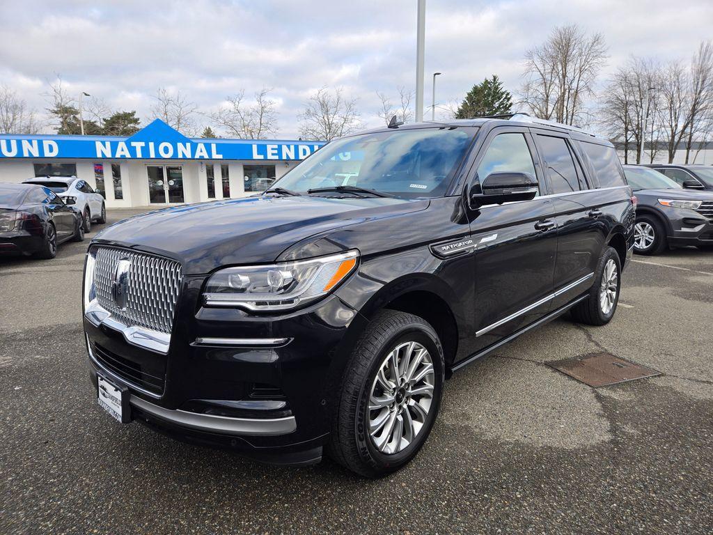 used 2024 Lincoln Navigator car, priced at $63,999