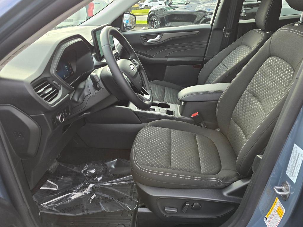 used 2025 Ford Escape car, priced at $26,999