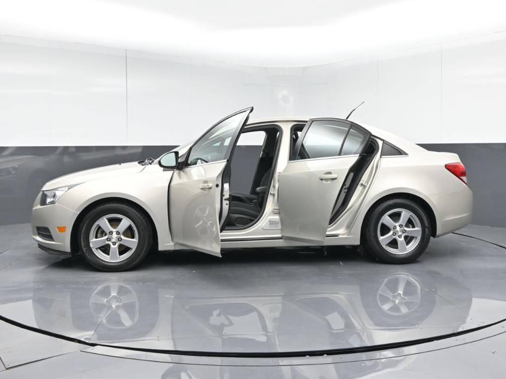 2014 Tan Chevrolet Cruze