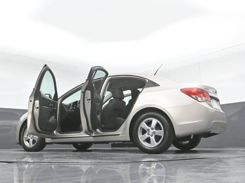 2014 Tan Chevrolet Cruze
