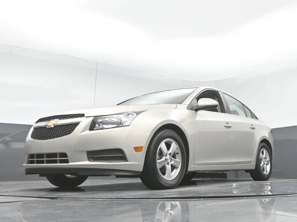 2014 Tan Chevrolet Cruze