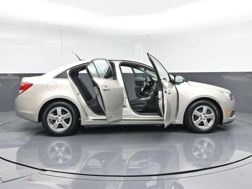 2014 Tan Chevrolet Cruze
