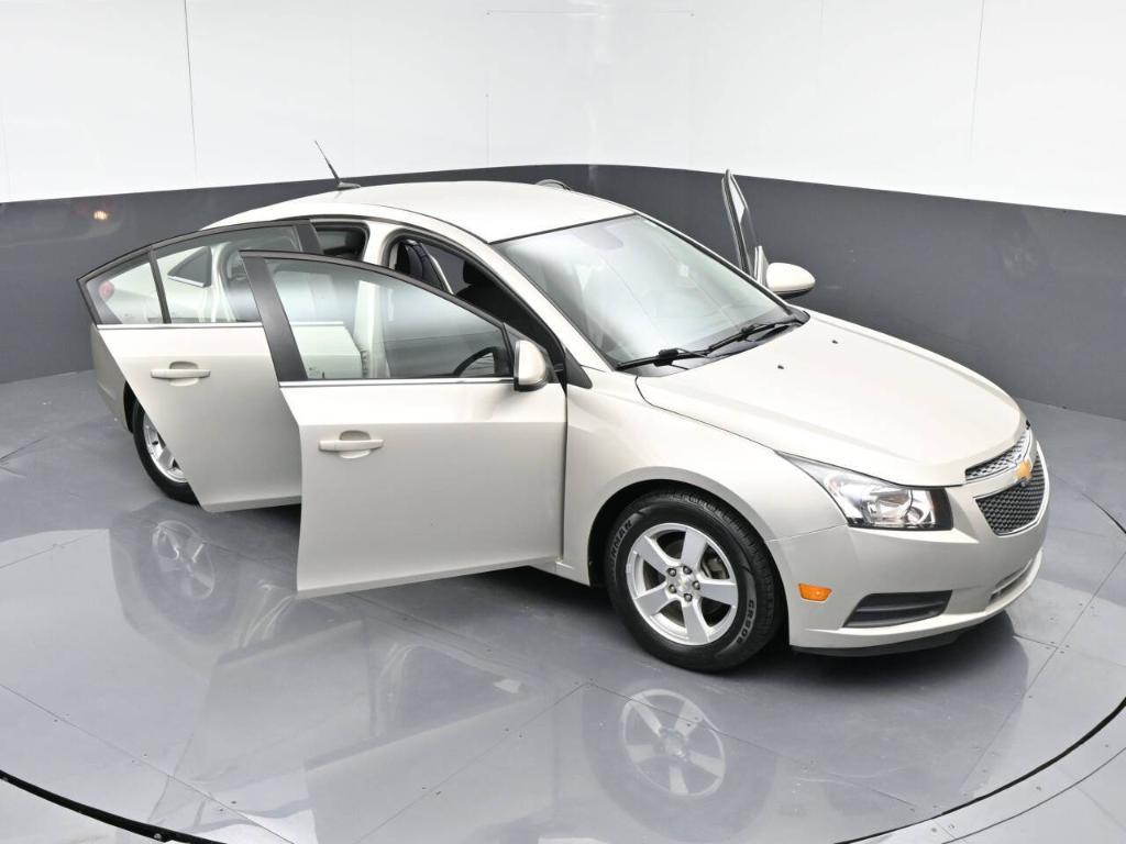 2014 Tan Chevrolet Cruze
