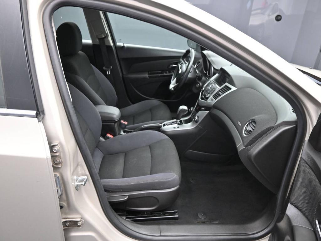 2014 Tan Chevrolet Cruze