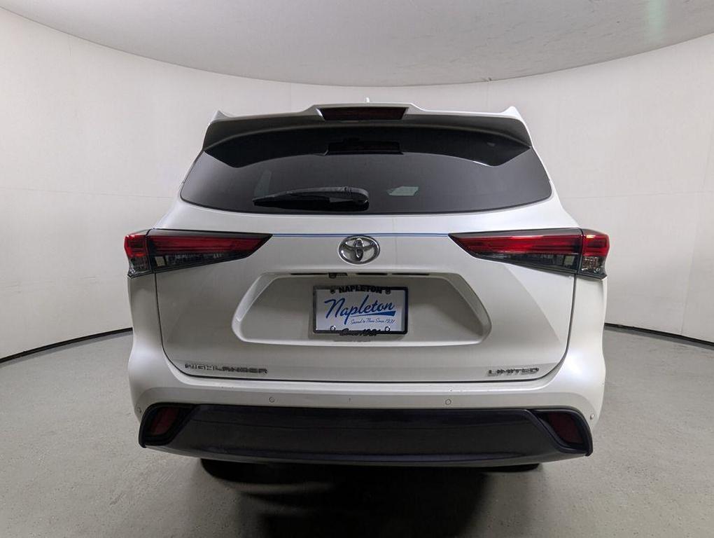 used 2021 Toyota Highlander car, priced at $29,508