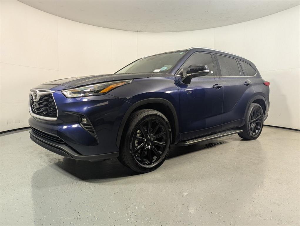 used 2022 Toyota Highlander car, priced at $29,750