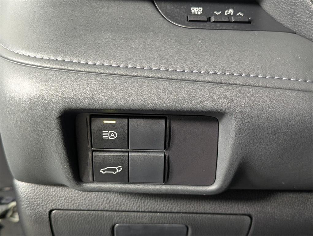 used 2022 Toyota Highlander car, priced at $29,750